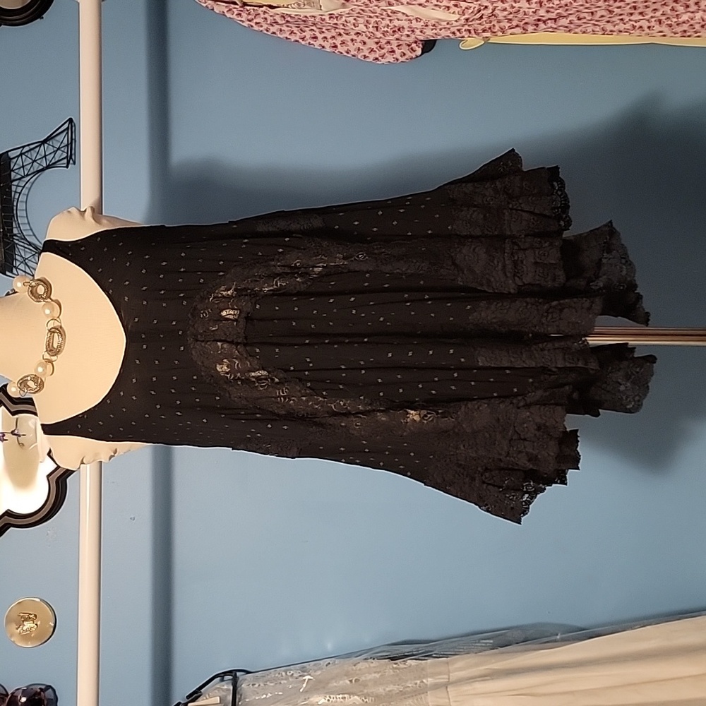Free People She Swings Blk Lace Slip  XS